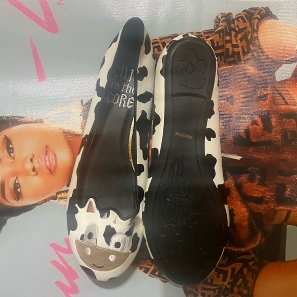 Cute to the Core leather cow flats US 10 - Picture 5 of 7
